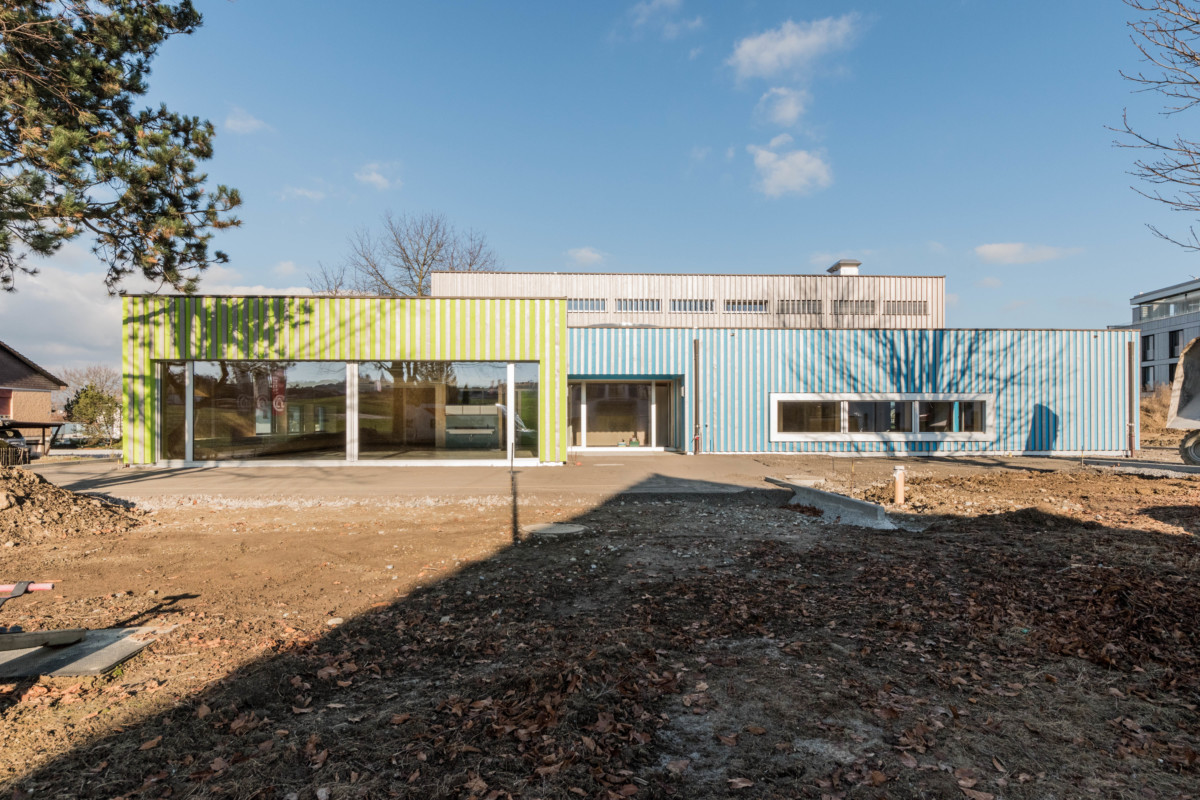 Kindergarten Mühlebach Amriswil: Aussenansicht Südfassade | Krattiger Holzbau AG Amriswil