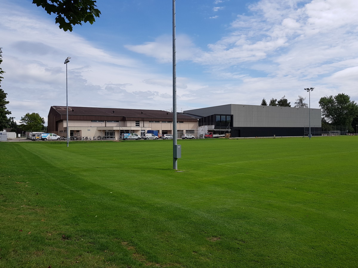 Sportanlage Tellenfeld Amriswil | Aussenansicht Neubau Dreifachhalle | Krattiger Holzbau AG Amriswil