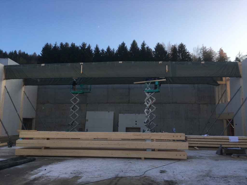 Ausnahmetransport nötig: Holz-Binder für Royal Döner AG Winterthur | Krattiger Holzbau AG Amriswil