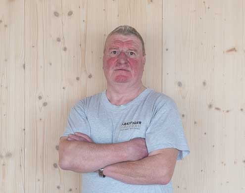 Erwin Tscholl Schreiner bei der Krattiger Holzbau AG Amriswil